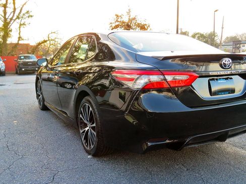 Used 2018 Toyota Camry SE image 34