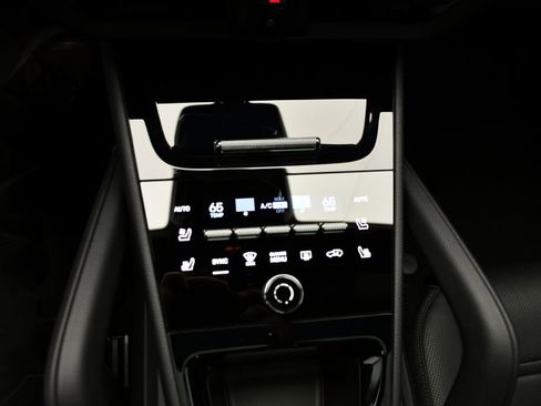 New 2026 Porsche Cayenne Coupe AWD/4WD image 35