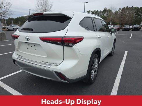 Used 2020 Toyota Highlander Platinum image 10