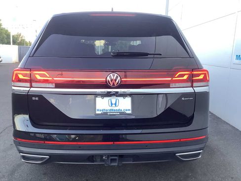Used 2024 Volkswagen Atlas SE AWD/4WD image 5