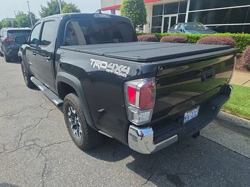 Used 2022 Toyota Tacoma TRD Off-Road AWD/4WD image 10