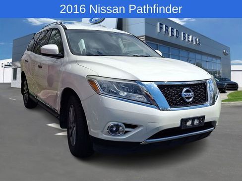 Used 2016 Nissan Pathfinder SL image 1
