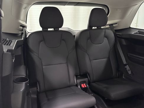 Used 2024 Volvo XC90 B5 Plus image 24