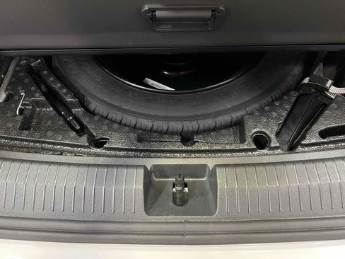 Used 2022 Volkswagen Tiguan SE FWD image 70