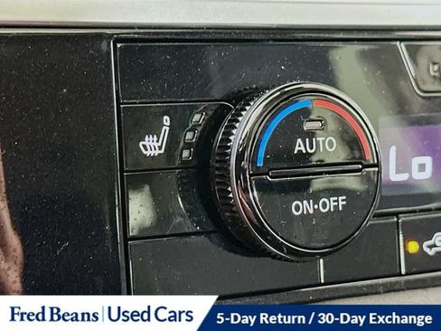 Used 2022 Nissan Pathfinder SV w/ SV Premium Package AWD/4WD image 26