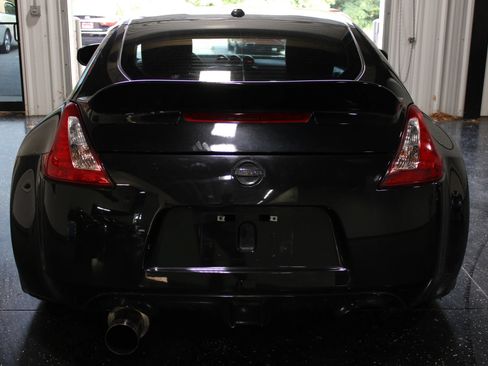 Used 2014 Nissan 370Z Touring w/ Sport Package RWD image 3