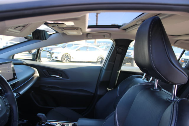 Used 2024 Toyota Prius XLE FWD image 29