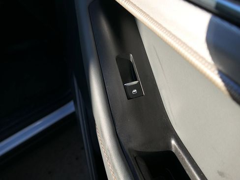 Used 2025 Ford Explorer Active w/ Active Comfort Package image 25