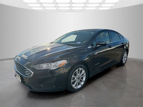Used 2019 Ford Fusion SE image 5