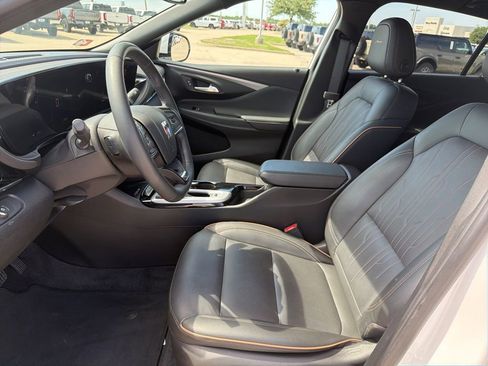 Used 2025 Buick Envista Avenir FWD image 10