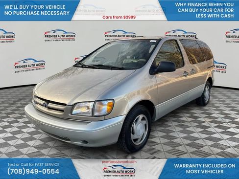 Used 2000 Toyota Sienna XLE image 1