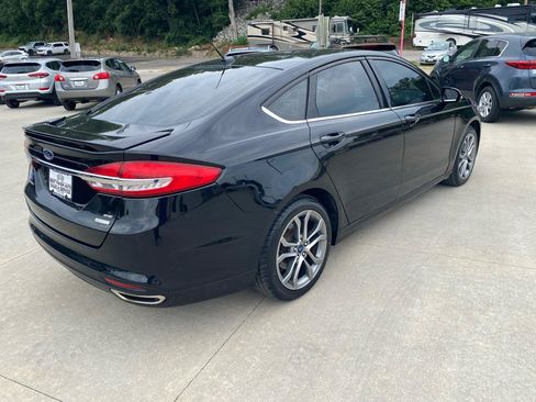 Used 2017 Ford Fusion SE w/ Equipment Group 201A FWD image 6