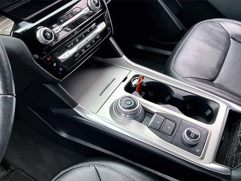 Used 2022 Ford Explorer Limited image 15