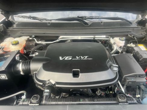 Used 2021 GMC Canyon Denali image 3