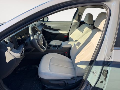 Certified 2025 Hyundai Sonata SE image 10