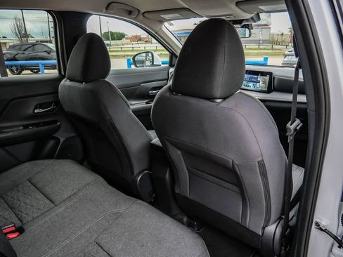 Used 2025 Nissan Kicks SV image 21