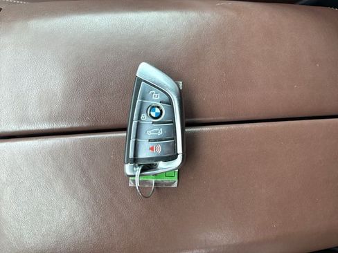 Used 2019 BMW X5 xDrive40i w/ Executive Package image 29