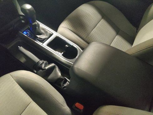 Used 2016 Toyota Tacoma SR5 w/ Towing Package image 26