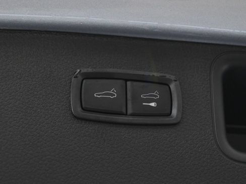 Used 2026 Porsche Macan AWD/4WD image 43