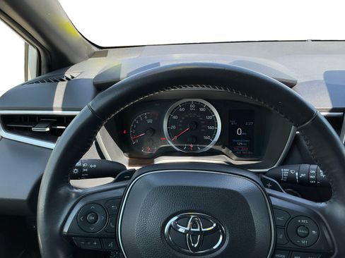 Used 2021 Toyota Corolla SE w/ SE Preferred Package FWD image 12