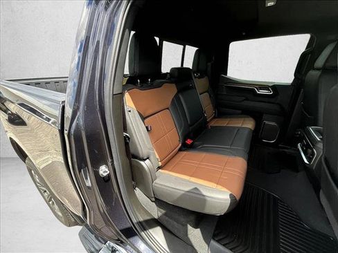 Used 2024 Chevrolet Silverado 1500 High Country RWD image 28