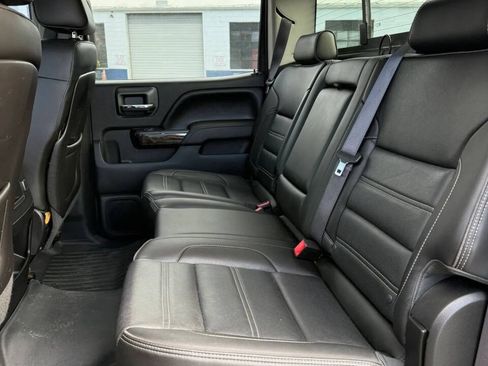 Used 2015 GMC Sierra 2500 Denali w/ Duramax Plus Package AWD/4WD image 9