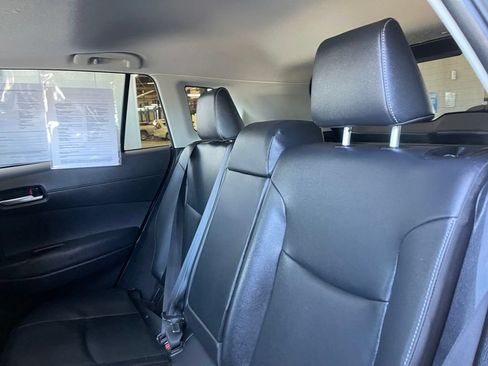 Used 2022 Toyota Corolla Cross XLE w/ Convenience Package FWD image 13