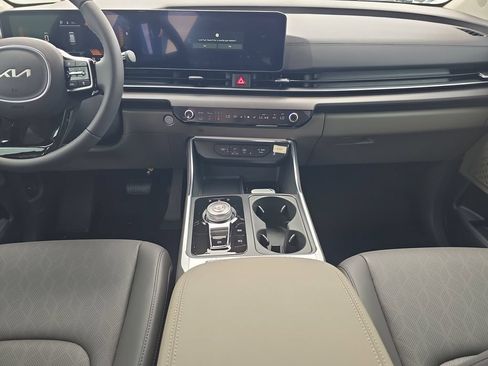 New 2026 Kia Carnival EX FWD image 15