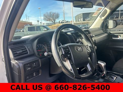 Used 2018 Toyota 4Runner TRD Off-Road image 11