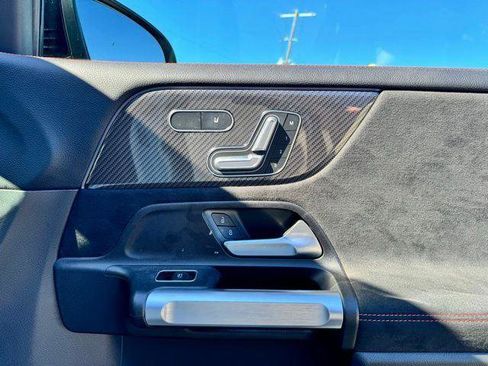 Certified 2023 Mercedes-Benz GLB 250 image 29