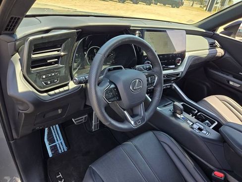 Used 2025 Lexus TX 500h AWD w/ Technology Package image 8