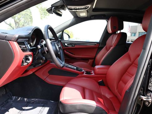 Used 2025 Porsche Macan S AWD/4WD image 3