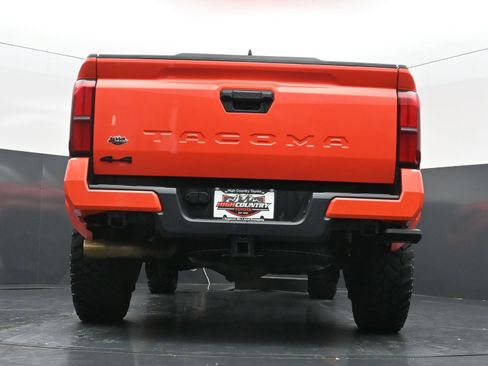 Used 2024 Toyota Tacoma TRD Sport AWD/4WD image 38