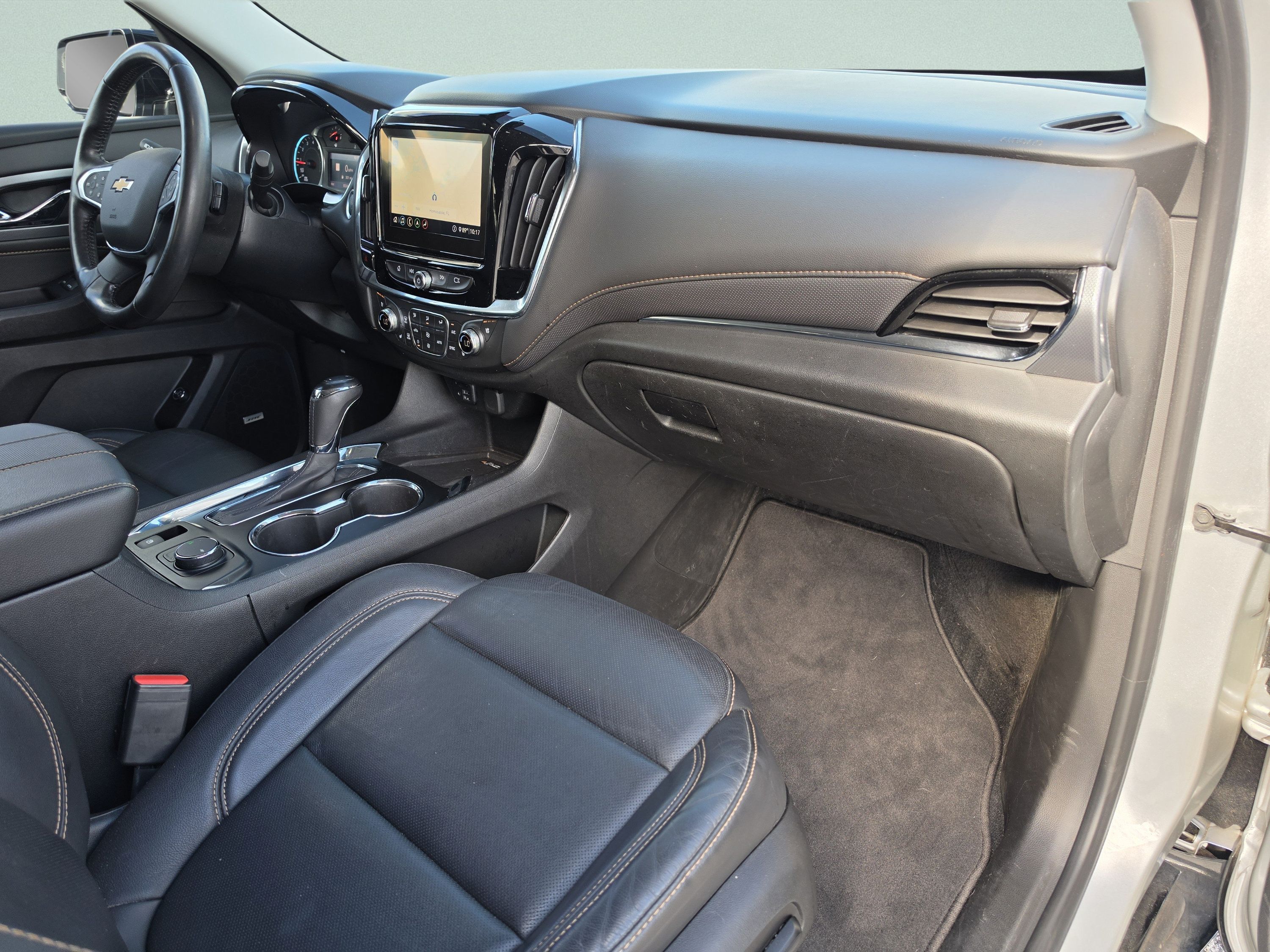 Used 2020 Chevrolet Traverse Premier w/ Redline Edition FWD image 17