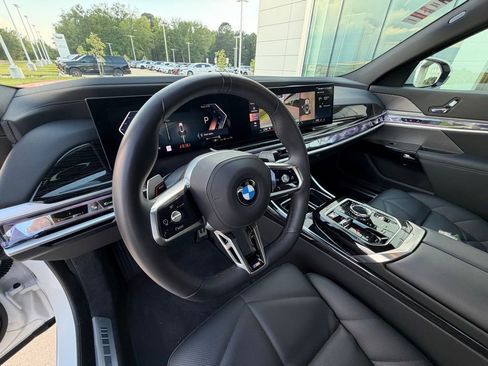 Used 2025 BMW 740i xDrive w/ Premium Package AWD/4WD image 12