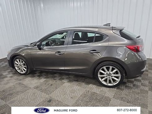 Used 2017 MAZDA MAZDA3 Grand Touring w/ Premium Equipment Package FWD image 5