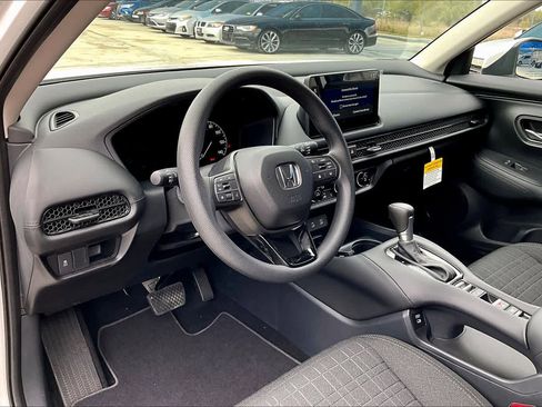 New 2026 Honda HR-V LX image 8