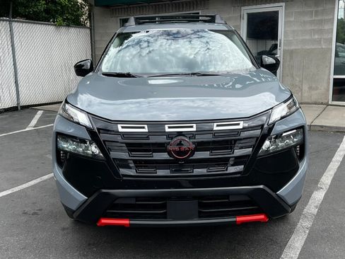 Used 2026 Nissan Rogue SV AWD/4WD image 2