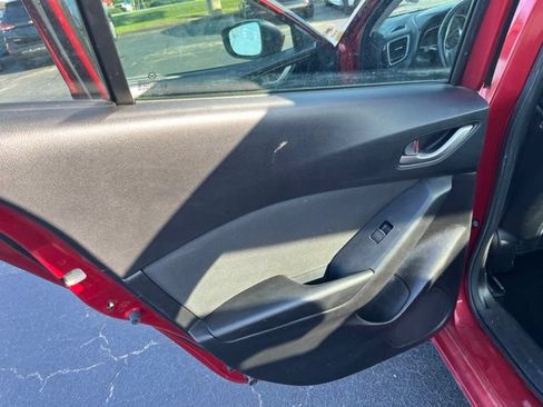 Used 2015 MAZDA MAZDA3 i Touring w/ Technology Package FWD image 11
