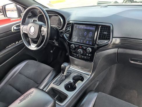Used 2019 Jeep Grand Cherokee Laredo w/ Laredo X Package RWD image 34