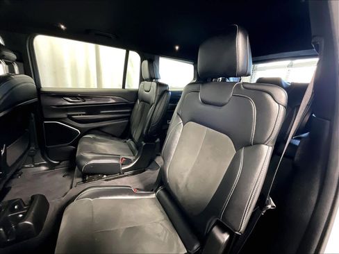 Used 2021 Jeep Grand Cherokee L Laredo image 15