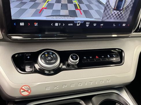 Certified 2025 Ford Expedition Active AWD/4WD image 27