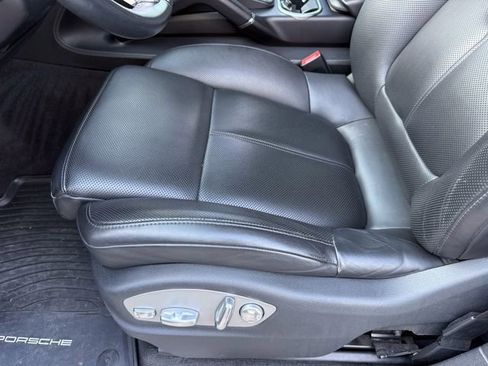 Used 2016 Porsche Cayenne GTS image 20