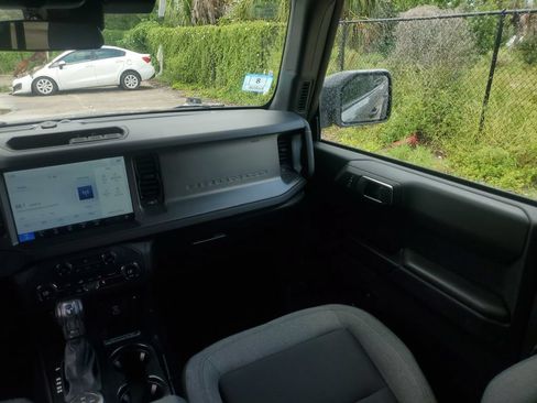 Used 2025 Ford Bronco Big Bend AWD/4WD image 21