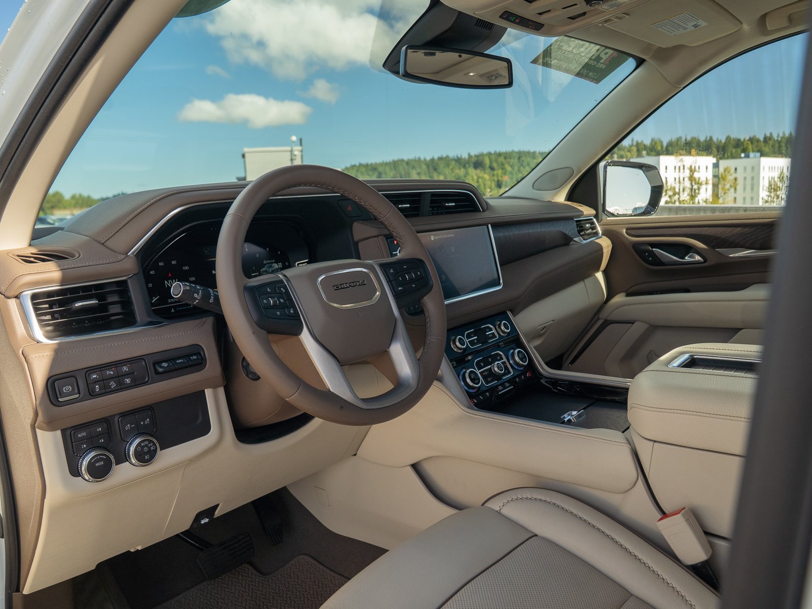 Used 2023 GMC Yukon Denali AWD/4WD image 16