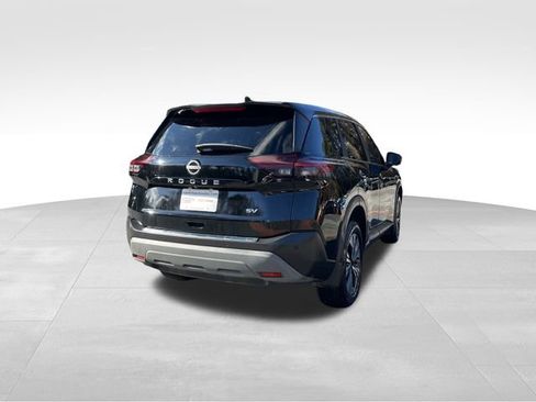 Used 2023 Nissan Rogue SV image 5