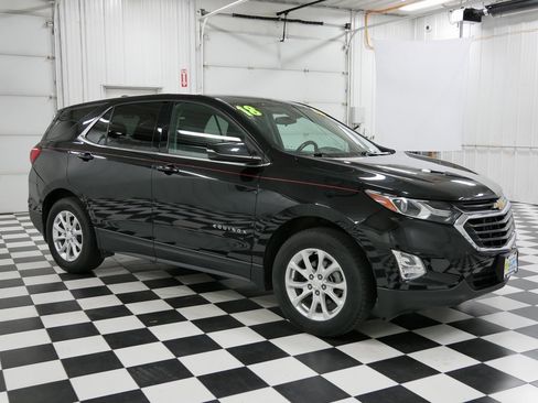 Used 2018 Chevrolet Equinox LT image 1