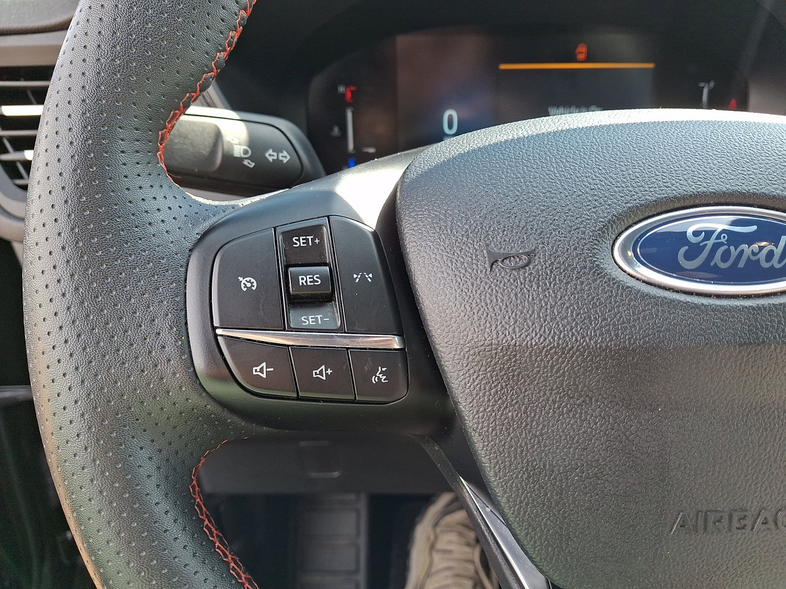 Used 2025 Ford Escape ST-Line Select AWD/4WD image 22