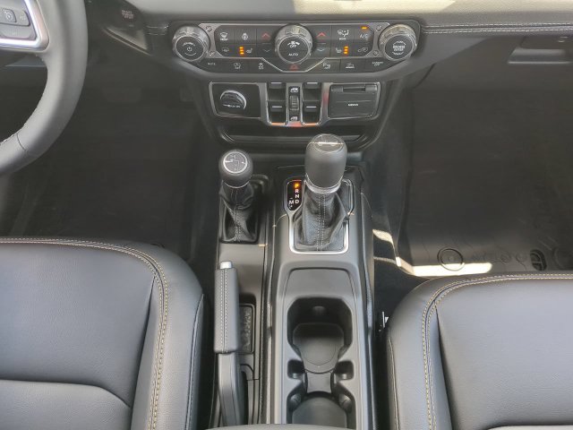 New 2026 Jeep Wrangler Unlimited Sahara AWD/4WD image 21