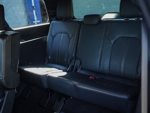 Used 2023 Ford Expedition Platinum image 25